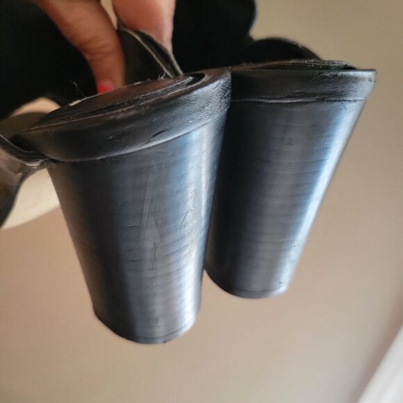 White House Black Market ARIAH Patent Leather Tassel Mule Size 6.5M - Picture 9 of 11